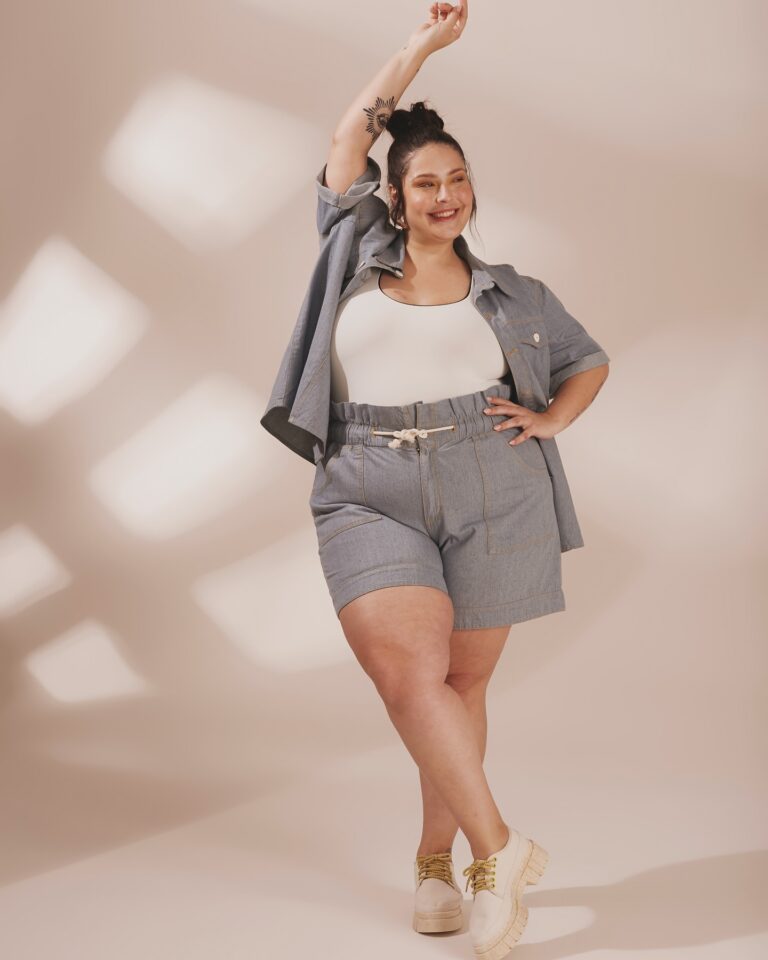 moda plus size: vestidos fluidos vs. alfaiataria