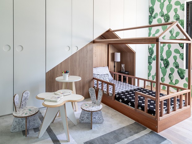 Cama Montessoriana vs. Cama Tradicional: Qual a Melhor Opção para a Segurança do Bebê?