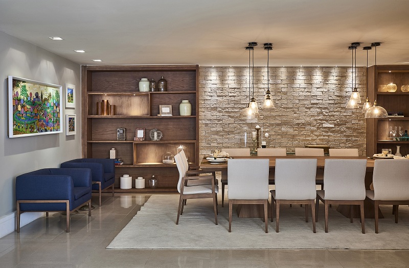 O Poder dos Espelhos na Decoração de Interiores Escuros