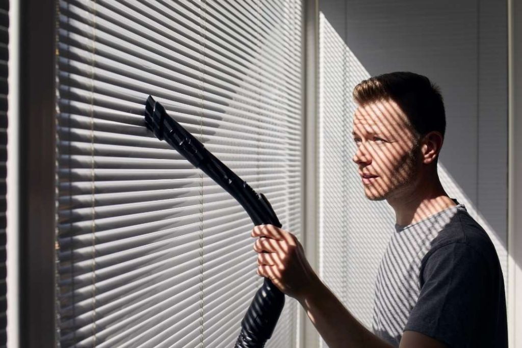 o fim do terror como limpar as persianas