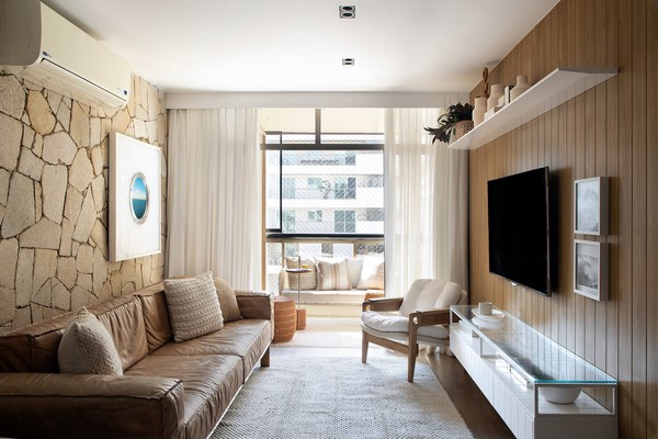 altura ideal para quadros atras do sofa