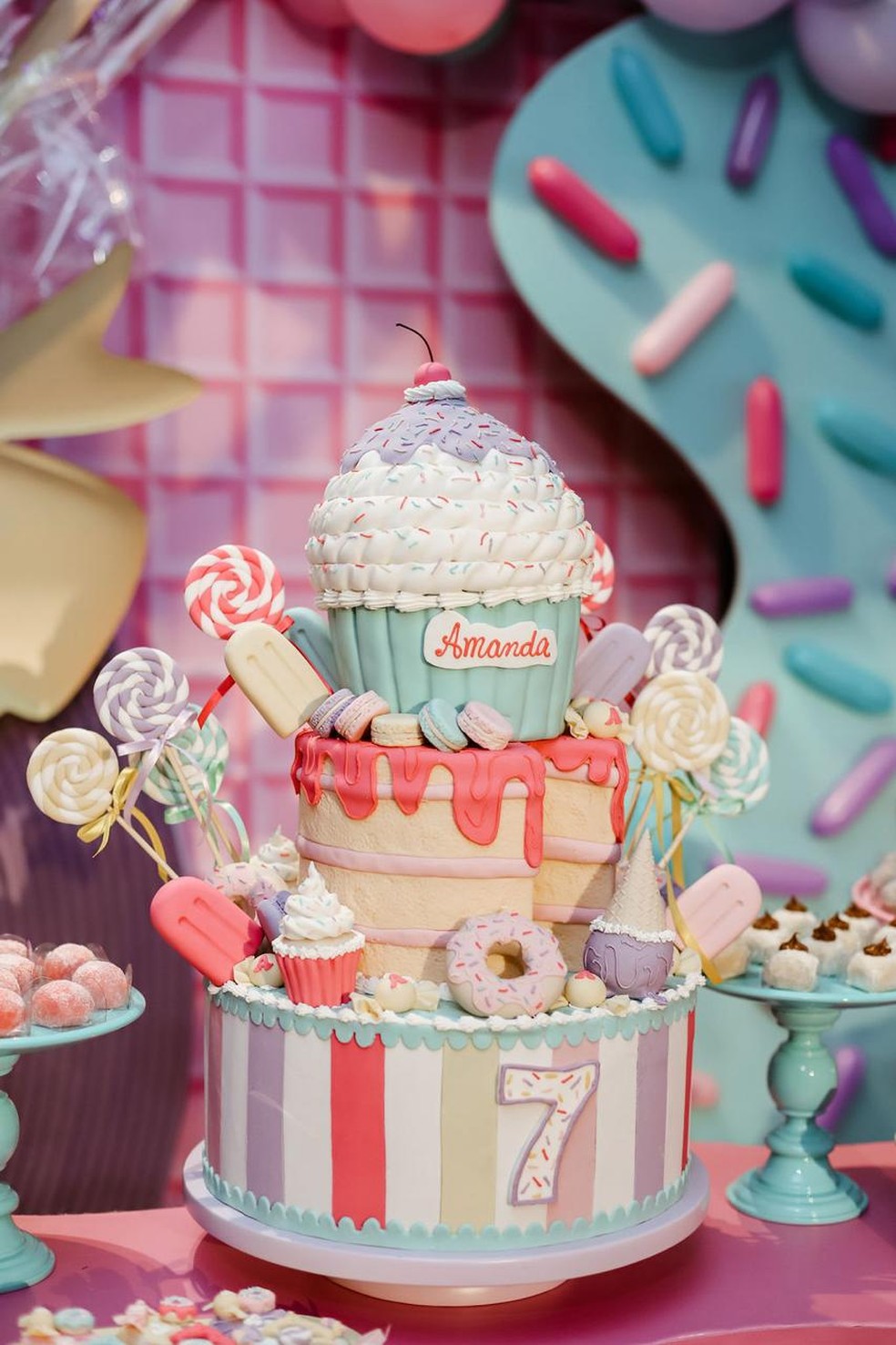 Decoração de bolos infantis: Tendências e dicas criativas