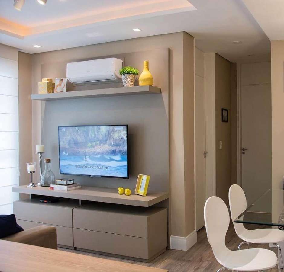 painel de tv suspenso para sala pequena