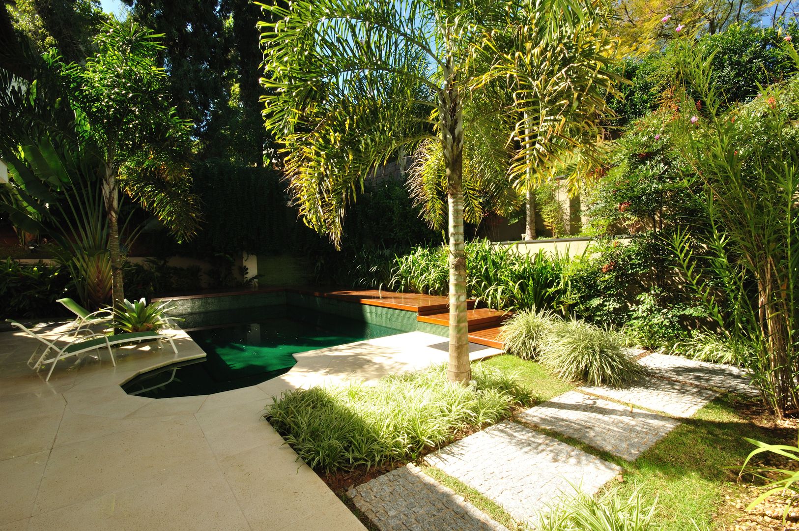 erros comuns no paisagismo de áreas sombreadas