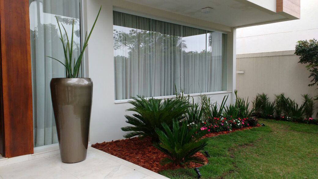 Jardim Vertical: Guia Completo para Otimizar Seu Espaço Pequeno