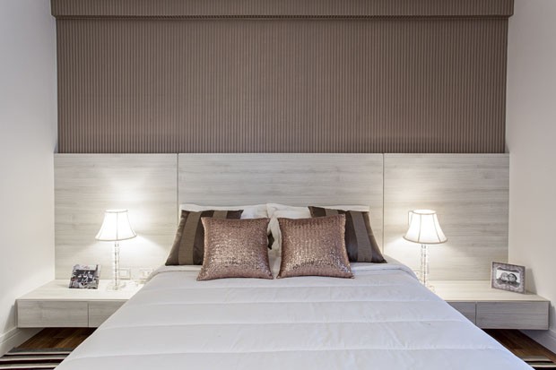 A Arte de Decorar Quartos Pequenos com Papel de Parede e Espelhos