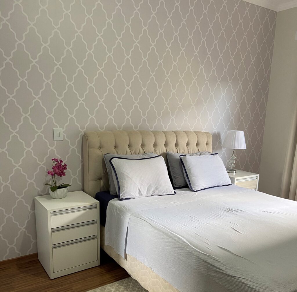 Guia Completo: Escolhendo o Papel de Parede Ideal para Quarto de Casal Pequeno