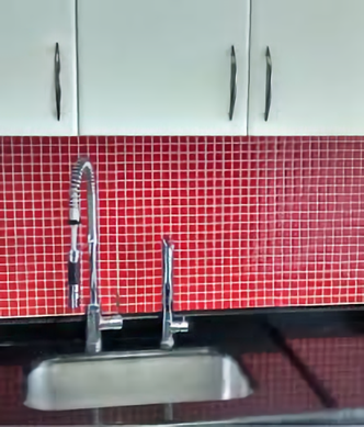 Inspirações de Cozinhas com Pastilhas de Vidro e Inox: Tendências e Aplicações