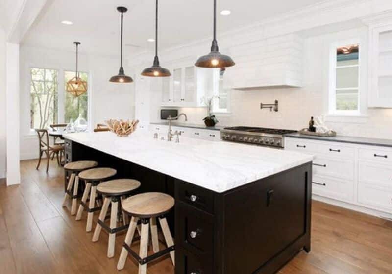 altura ideal pendente bancada cozinha