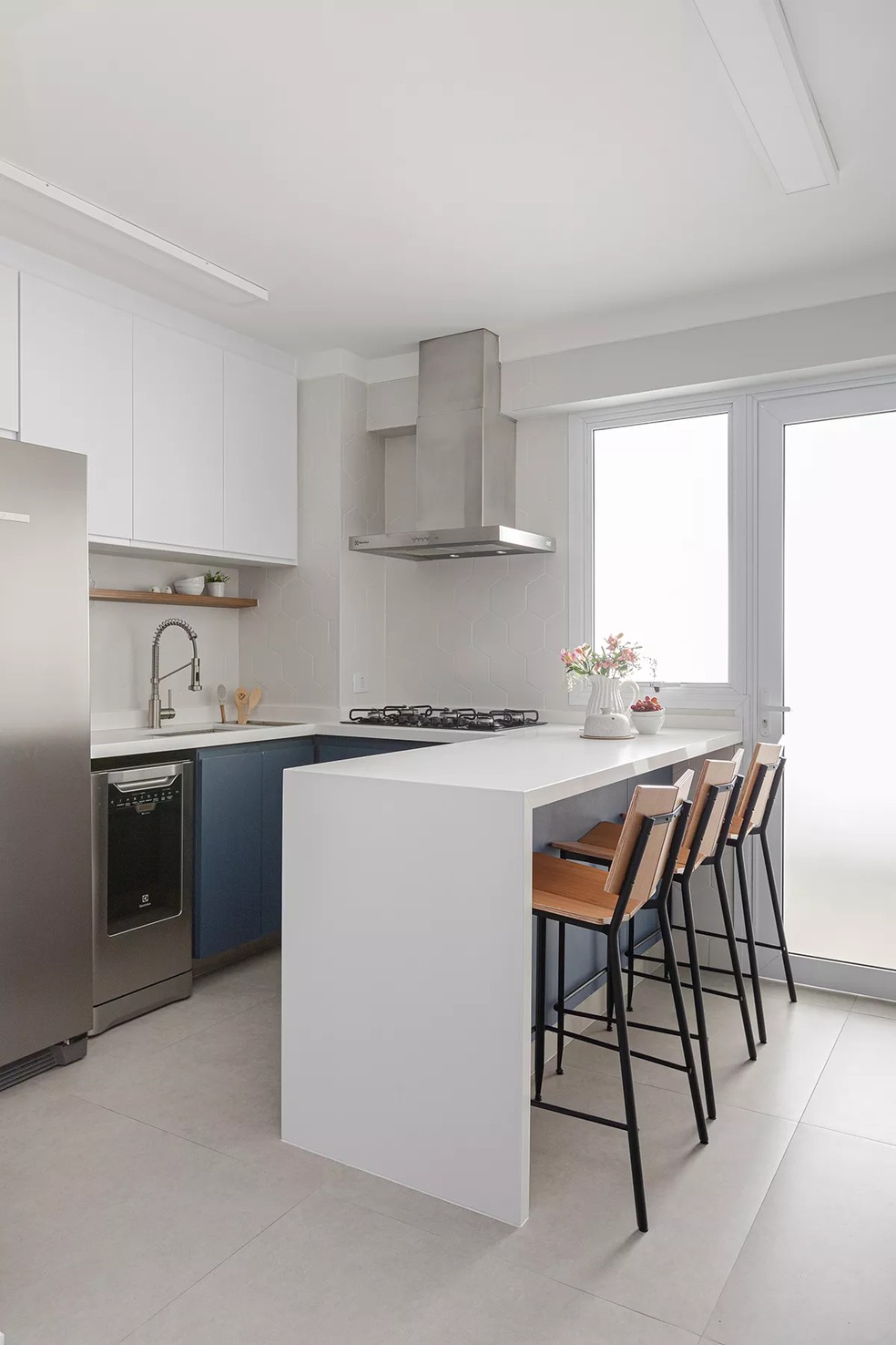 10 ideias de península para cozinha pequena moderna