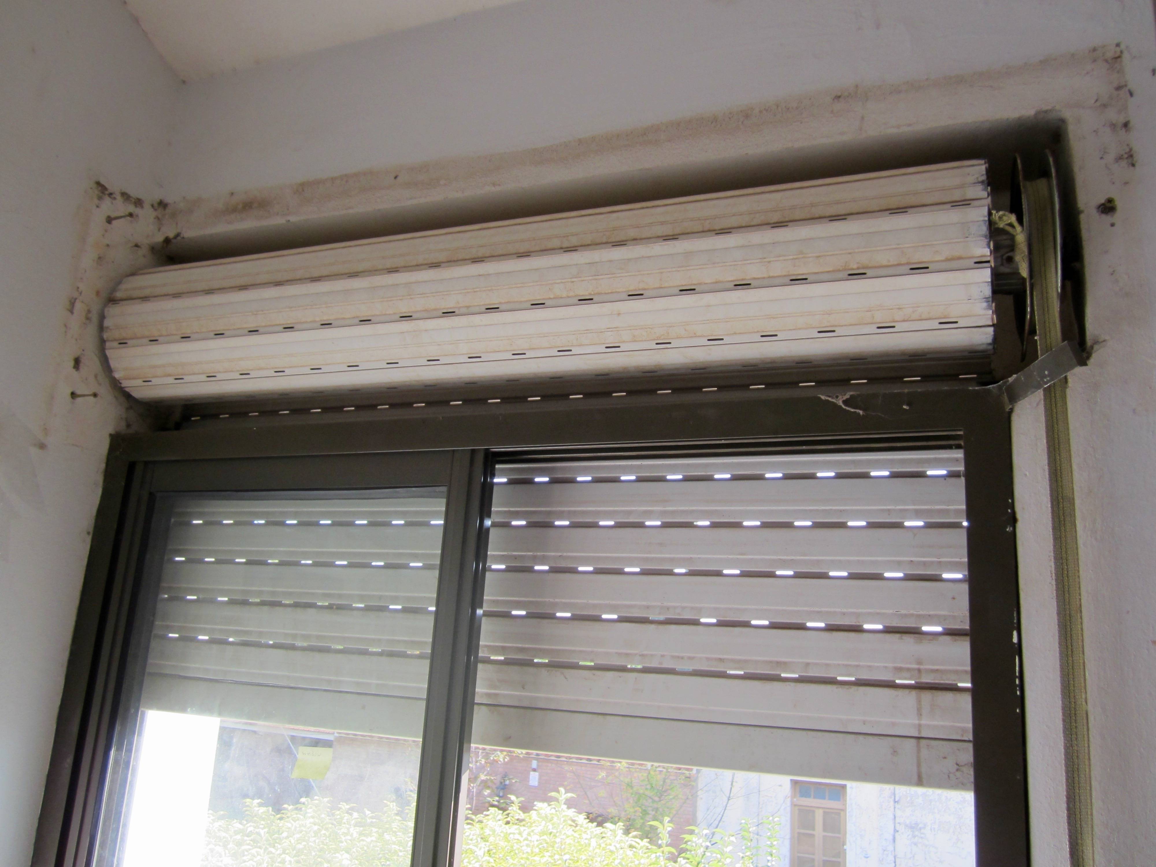 Persianas Blackout ou Tela Solar: Qual Garante Mais Conforto e Privacidade?