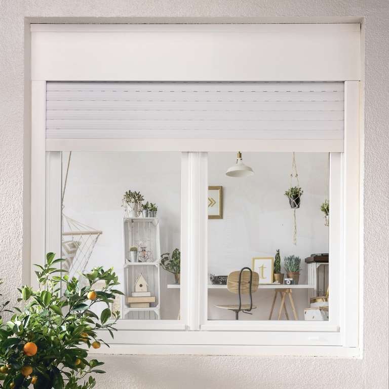 Persianas Blackout ou Tela Solar: Qual Garante Mais Conforto e Privacidade?