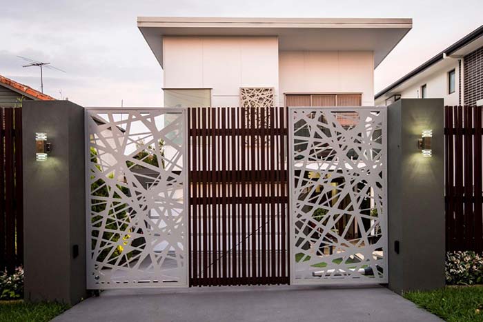 EPIs Essenciais e Dicas de Segurança na Pintura de Portões Metálicos