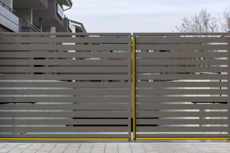 Comparativo de Tintas: Esmalte Sintético vs. Epóxi vs. PU para Portões