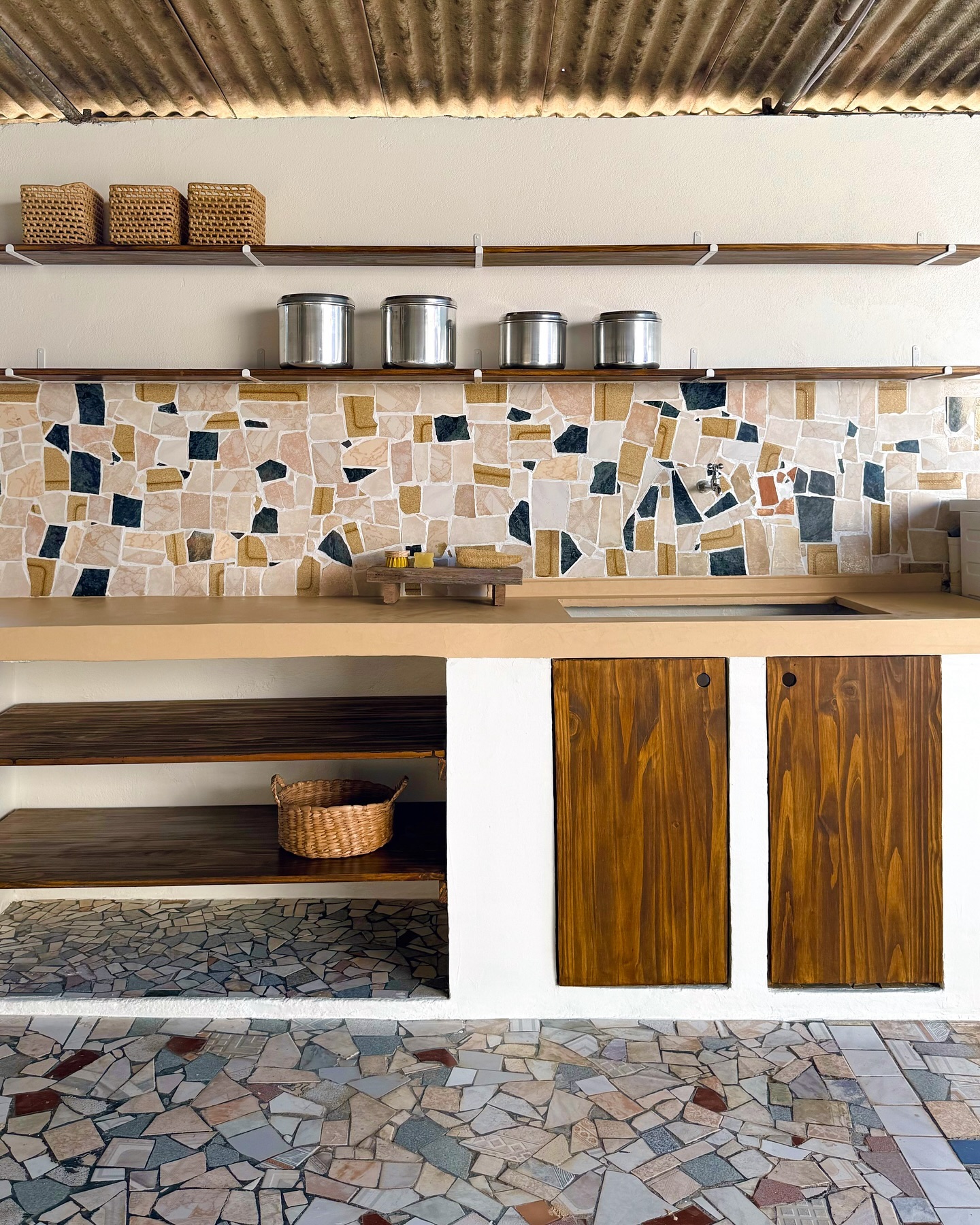 ideias de piso de caco de marmore para sala