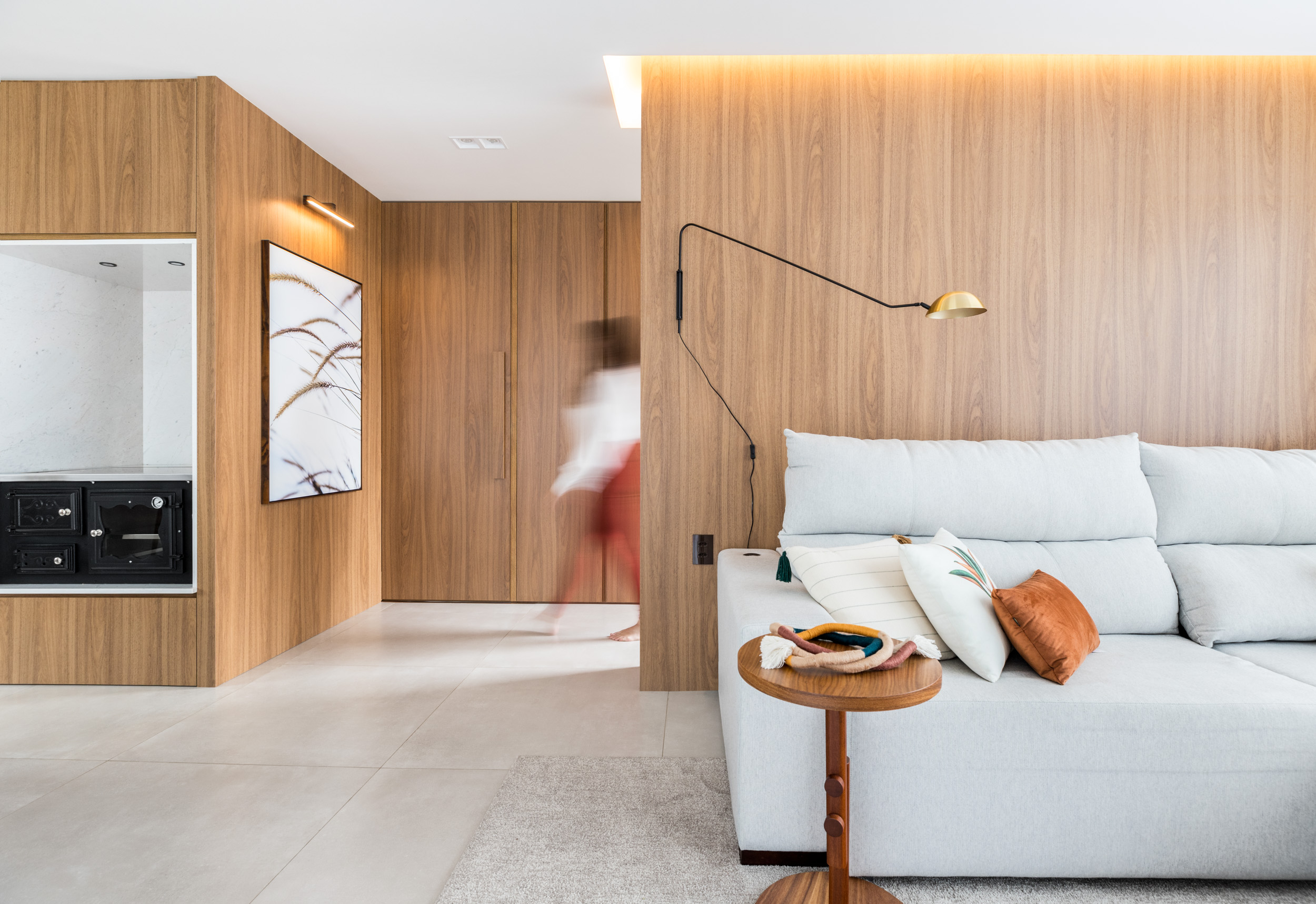 Piso Vinílico na Cozinha e Lavanderia: Mitos e Verdades sobre a Resistência à Água