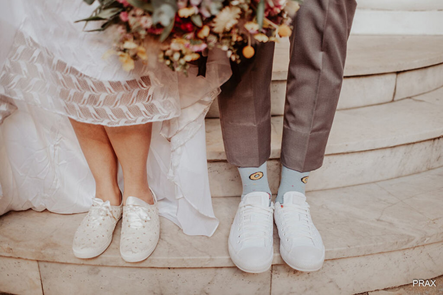 inspiração looks casamento convidada tênis branco