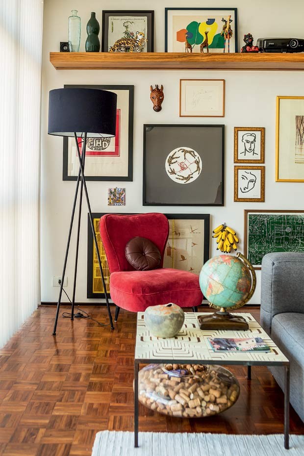 Prateleira para quadros sala