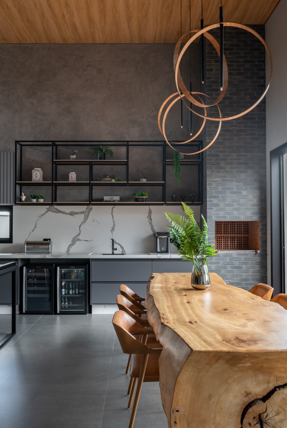 O triângulo de trabalho na cozinha: otimizando a funcionalidade do seu espaço