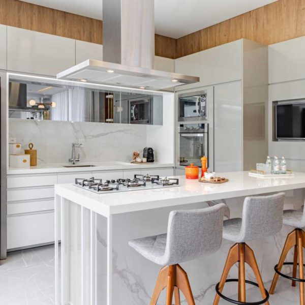 Cozinha gourmet em espaços pequenos: otimizando cada metro quadrado