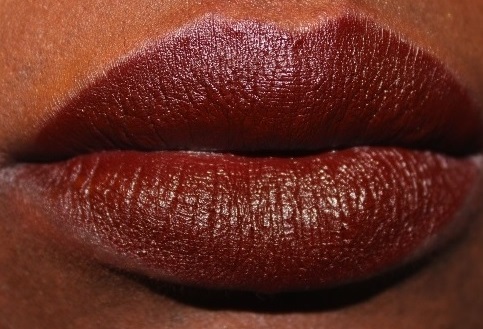 qual batom combina com pele morena