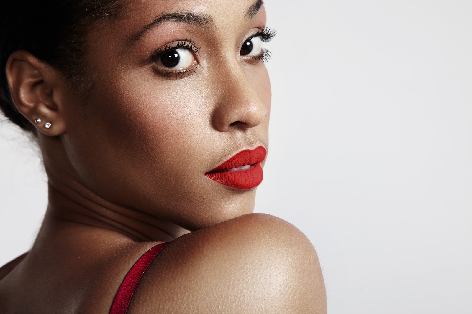 qual batom combina com pele morena