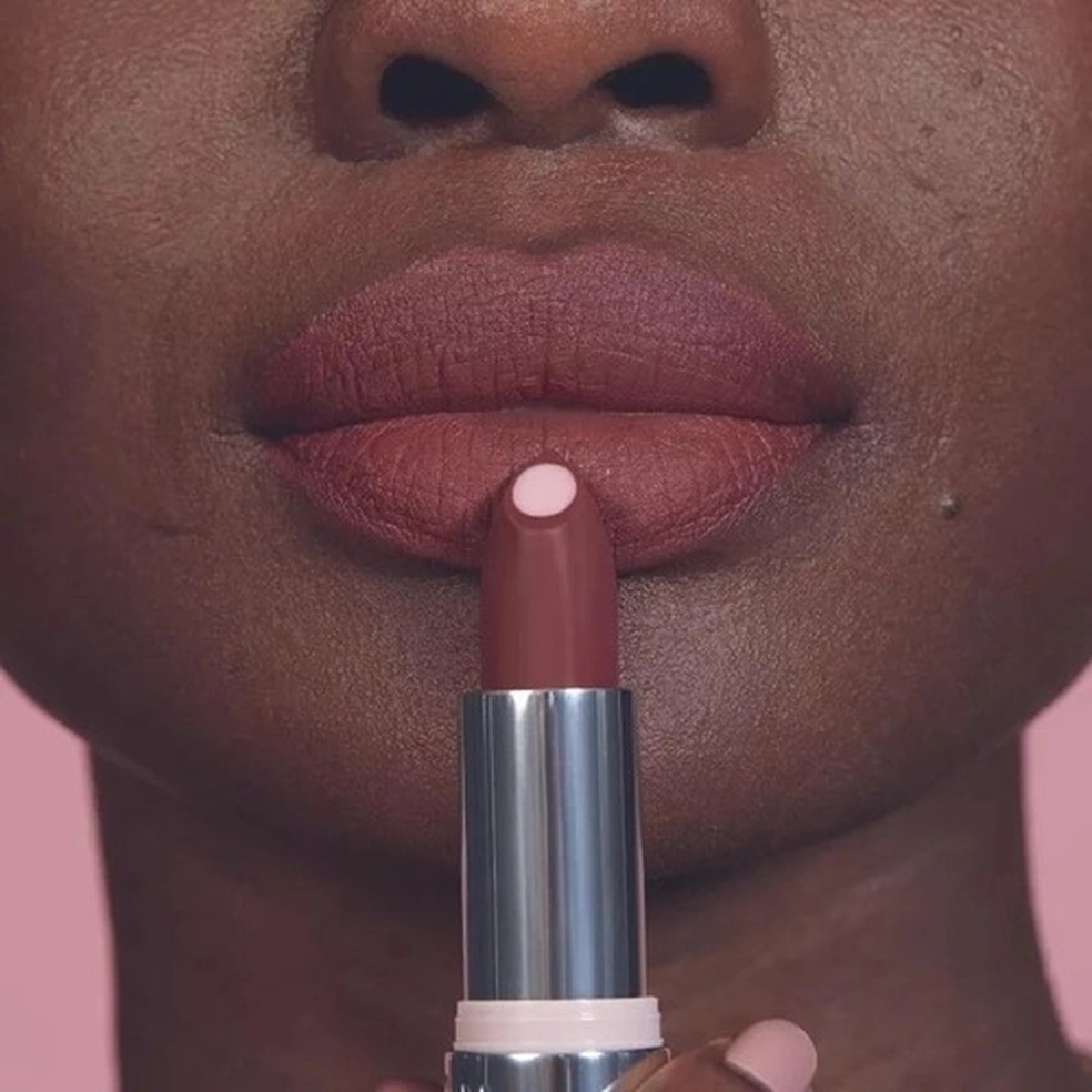 qual batom combina com pele morena