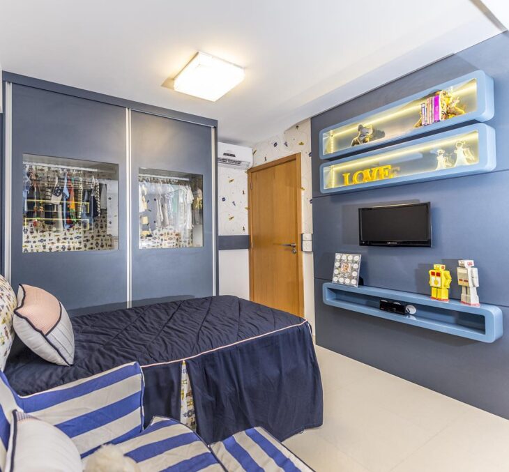 erros comuns decorar quarto azul escuro