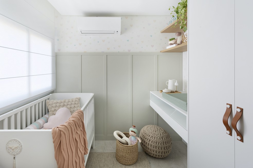quarto de bebê montessoriano vs tradicional