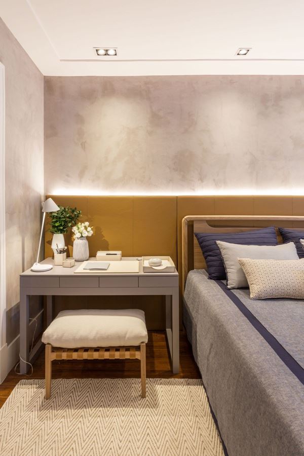 ideias de decoração quarto casal com escritorio