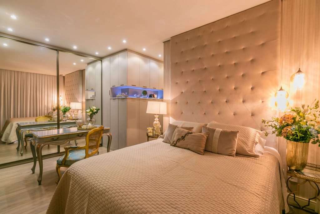 quarto de casal planejado pequeno
