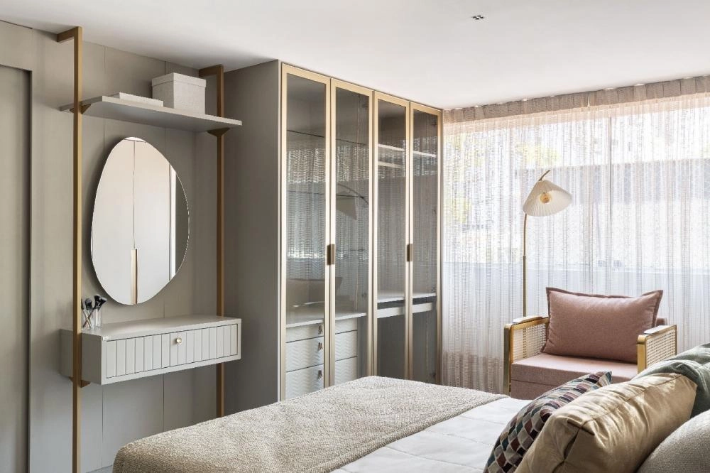 quarto de casal planejado pequeno
