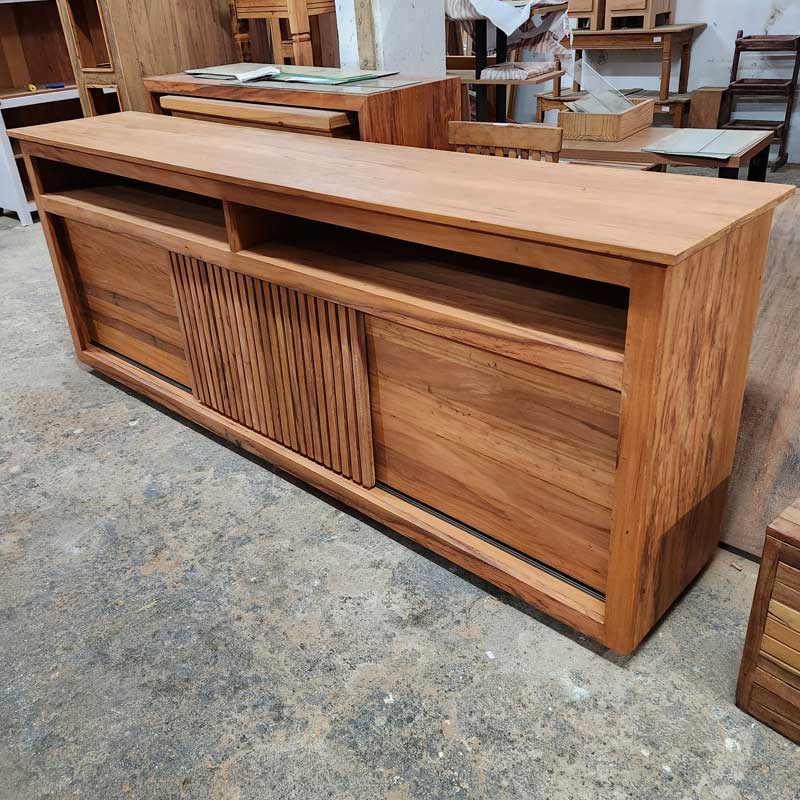 rack com portas de correr