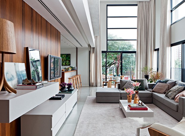 Como escolher o rack ideal para sua TV de 85 polegadas