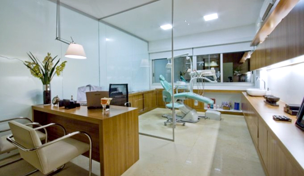 porcelanato ou vinílico hospitalar consultório odontológico