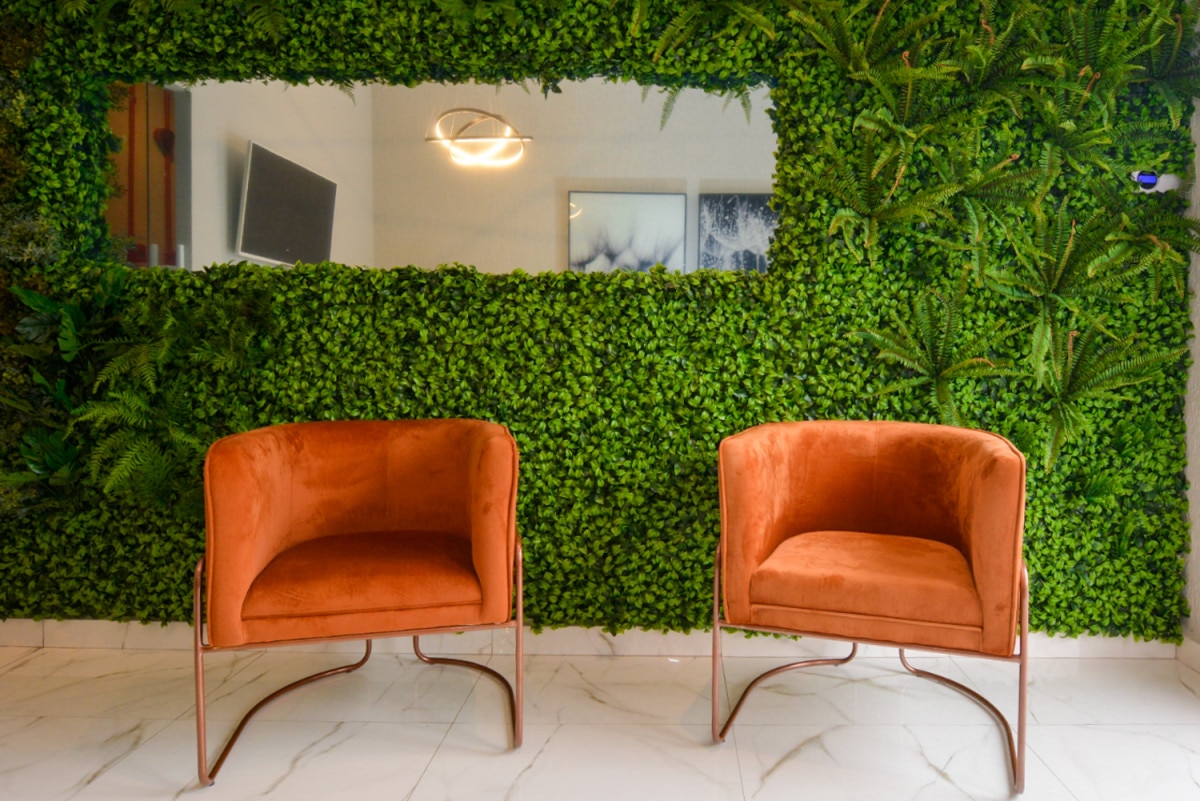 jardim vertical natural vs artificial qual escolher