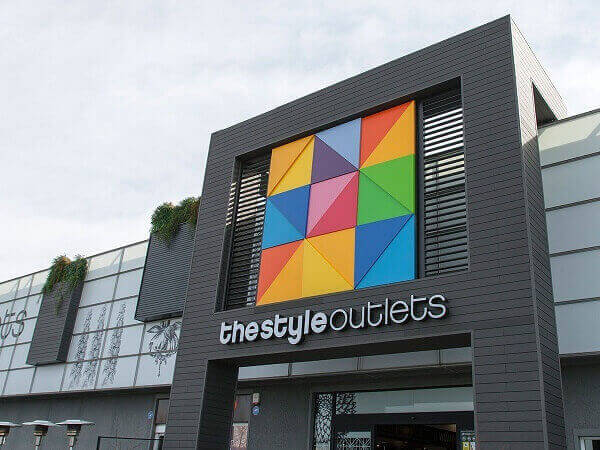 Porcelanato na Fachada Comercial: Tendências 2026 e Dicas de Aplicação