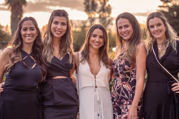 roupa barata e elegante para cartório