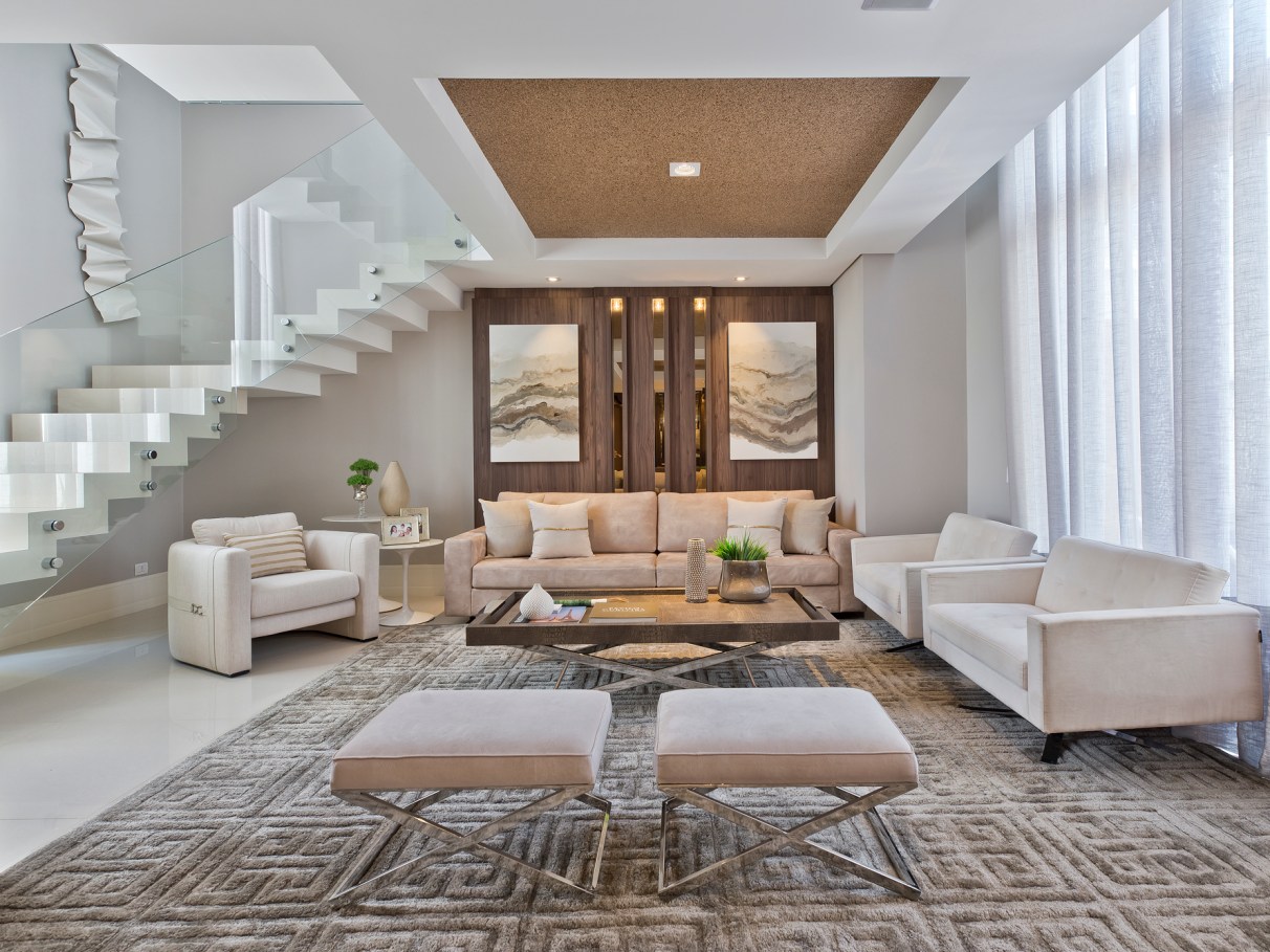 erros comuns decorar sala com escada