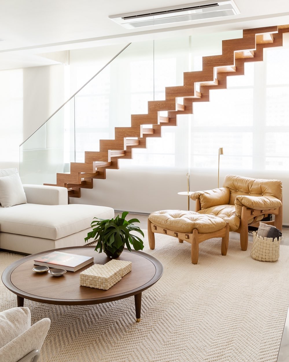 aproveitar vão embaixo escada home office