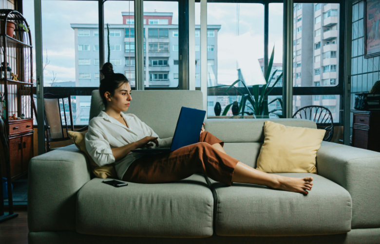 sala de estar com sofa cama