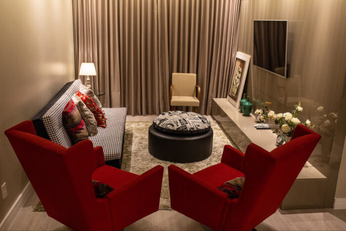 Verticalização Inteligente: Prateleiras e Nichos para Salas Pequenas