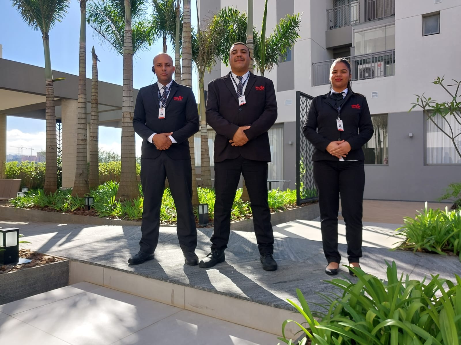 Portaria Remota vs. Presencial: Qual a Melhor Opção para seu Condomínio em 2026?