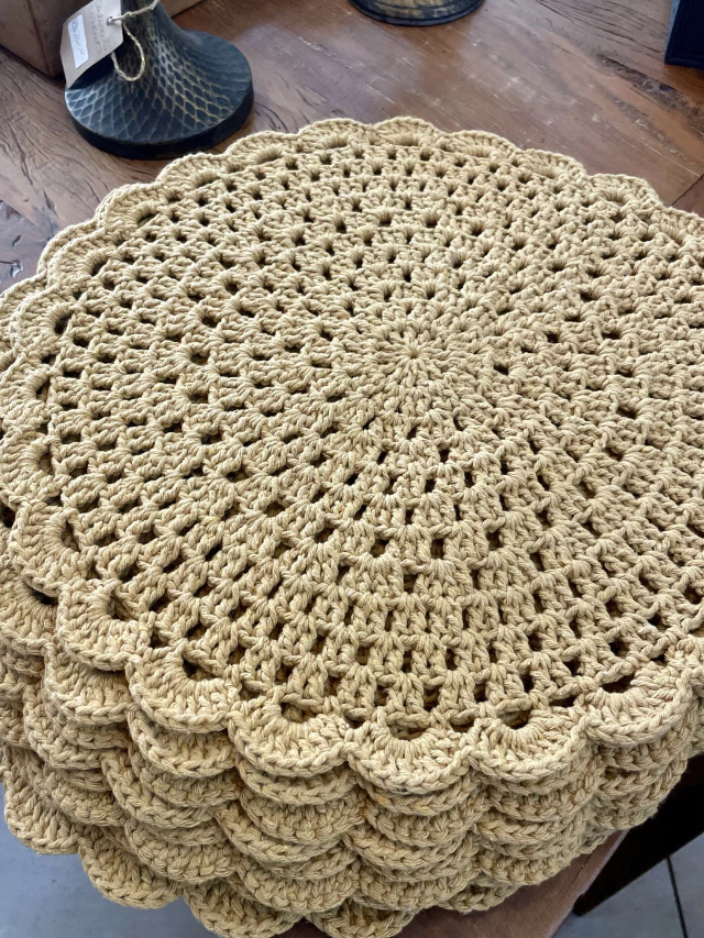 modelos de sousplat de crochê para mesa de jantar