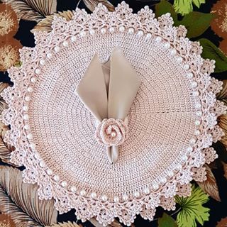 modelos de sousplat de crochê para mesa de jantar