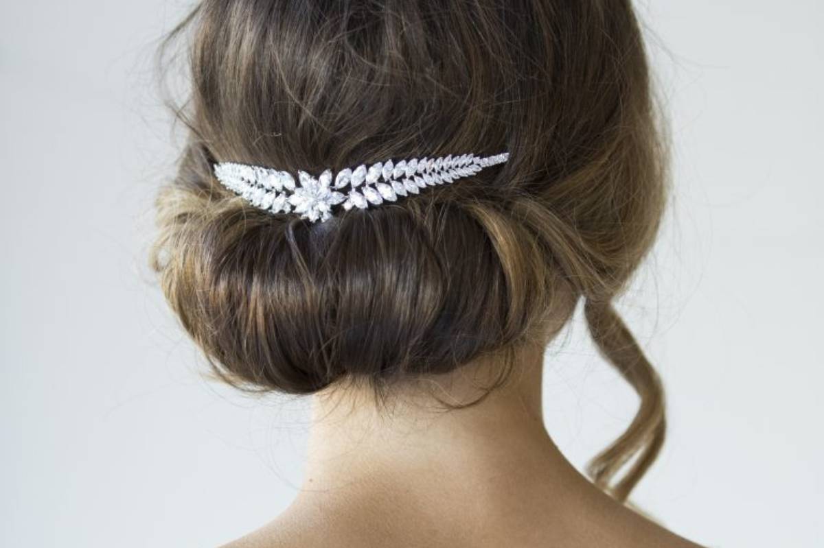 tiara acolchoada para penteado de festa