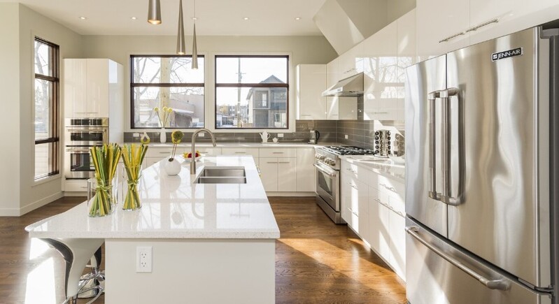 Dekton vs. Nanoglass: Qual a Superfície Ultracompacta Ideal para Sua Bancada?