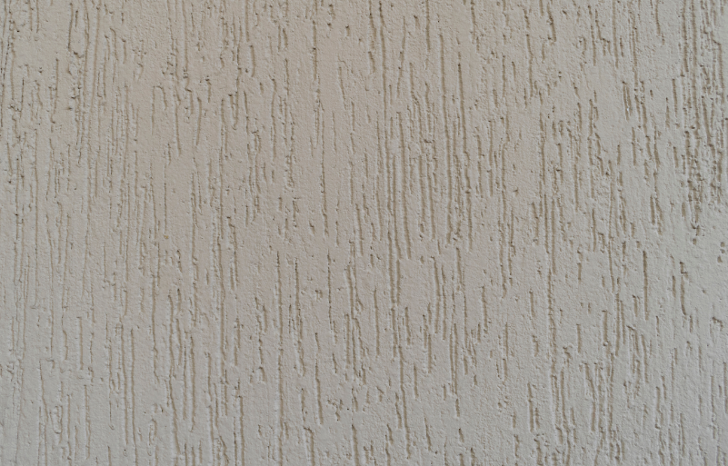 Tinta Emborrachada vs. Acrílica: Qual a Melhor para Sua Parede Externa?