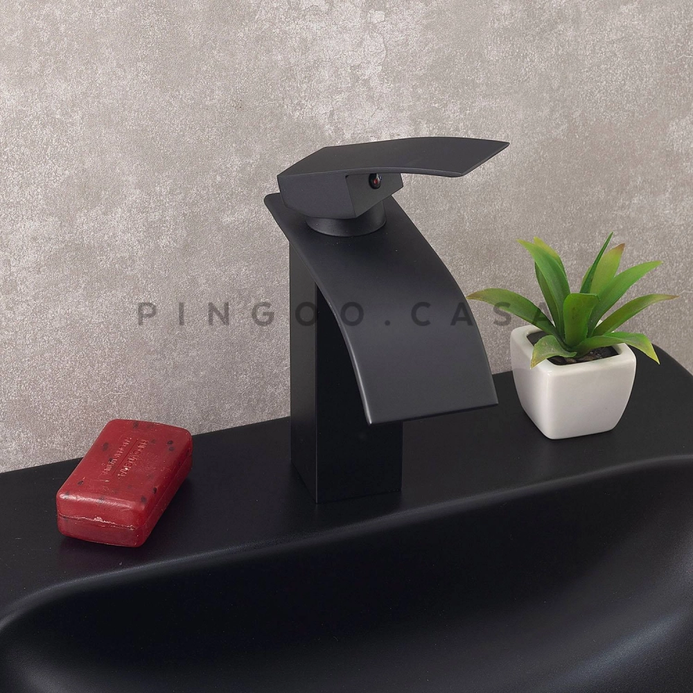 Bica Alta ou Baixa? Desvendando a Escolha da Torneira Cascata Perfeita