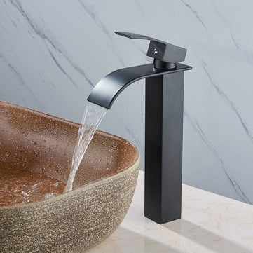 Bica Alta ou Baixa? Desvendando a Escolha da Torneira Cascata Perfeita